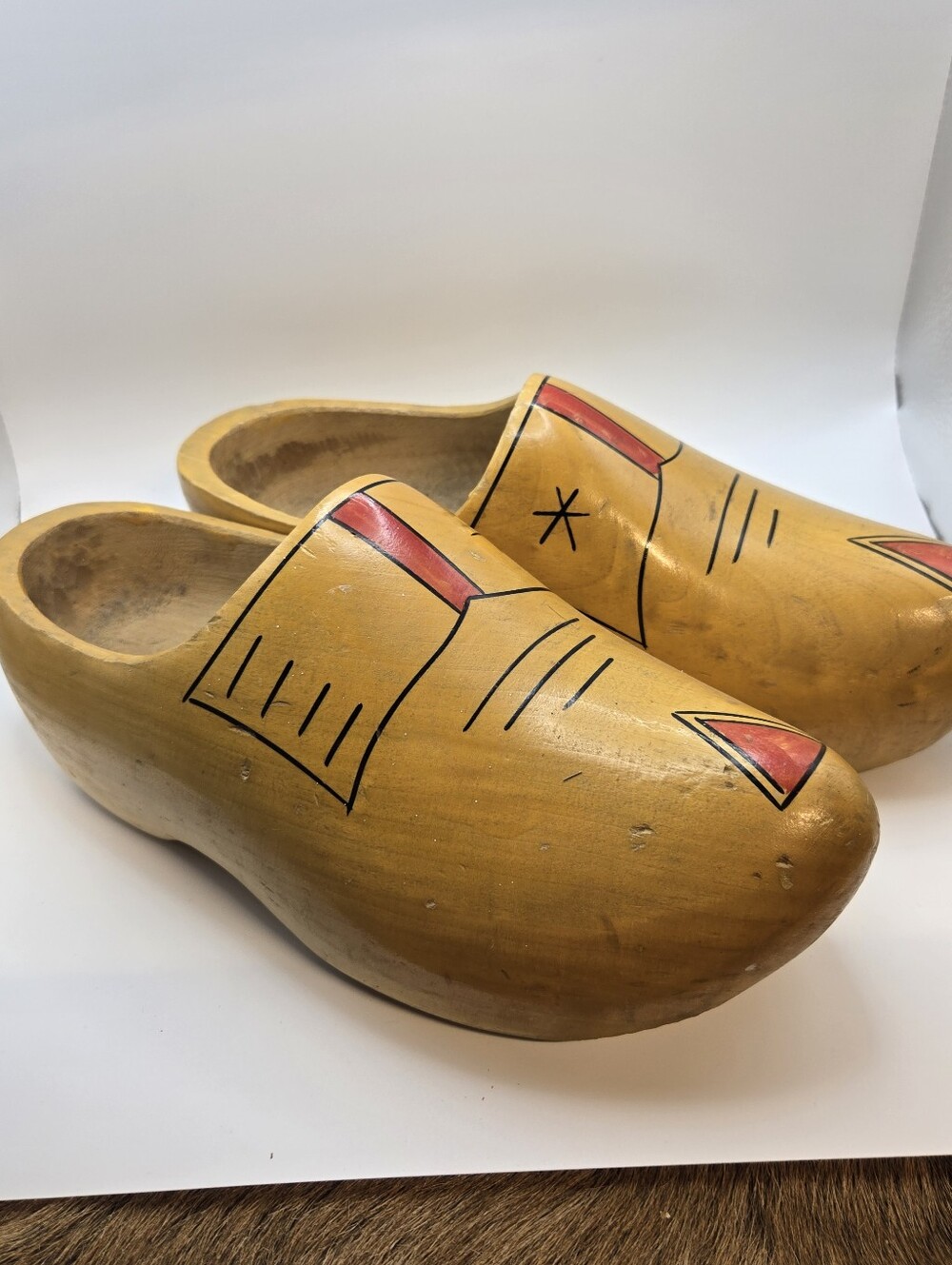 Vintage Hand-painted Dutch Wooden Clogs - Picture 4 of 7